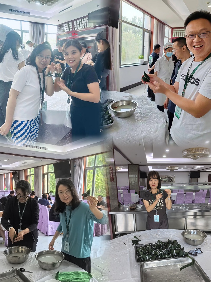 在国教院食堂师傅的指导下，学员们不断摸索，越包越好，粽子也越来越“有模有样”。