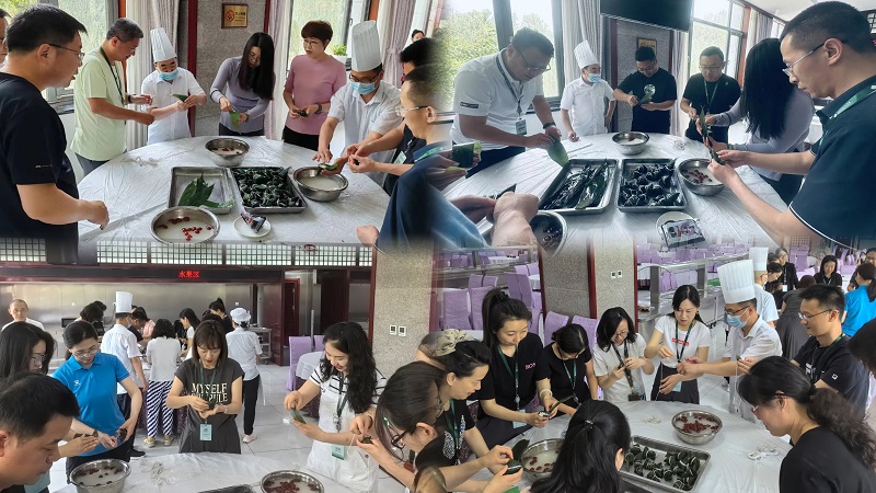 端午近，粽香飘。为进一步弘扬和传承中华优秀传统文化，6月3日下午，第七十二期高校中青年干部培训班（高职中青第十一期）开展端午节包粽子活动，让学员们体验端午习俗、传递端午祝福。