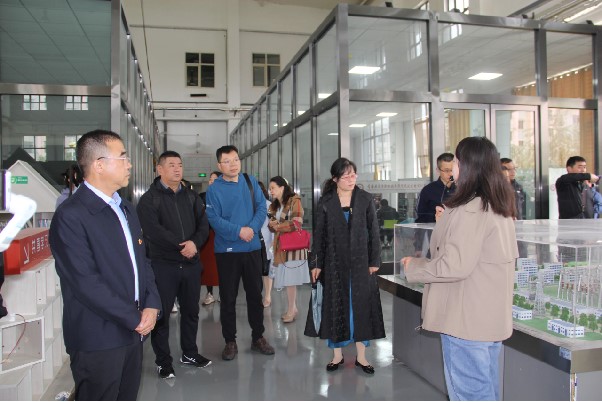 调研柴达木职业技术学院